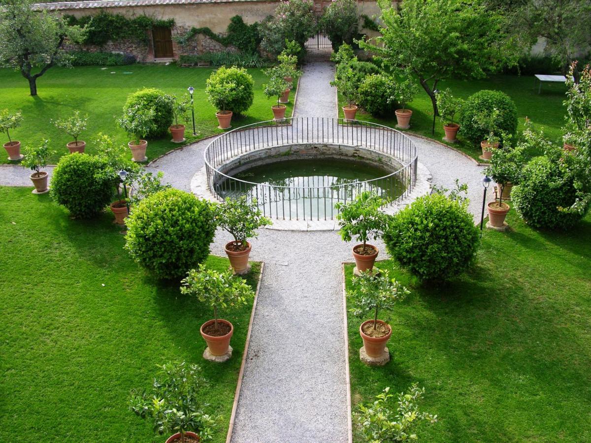 Monastero Sant'Anna In Camprena Villa Пиенца Екстериор снимка