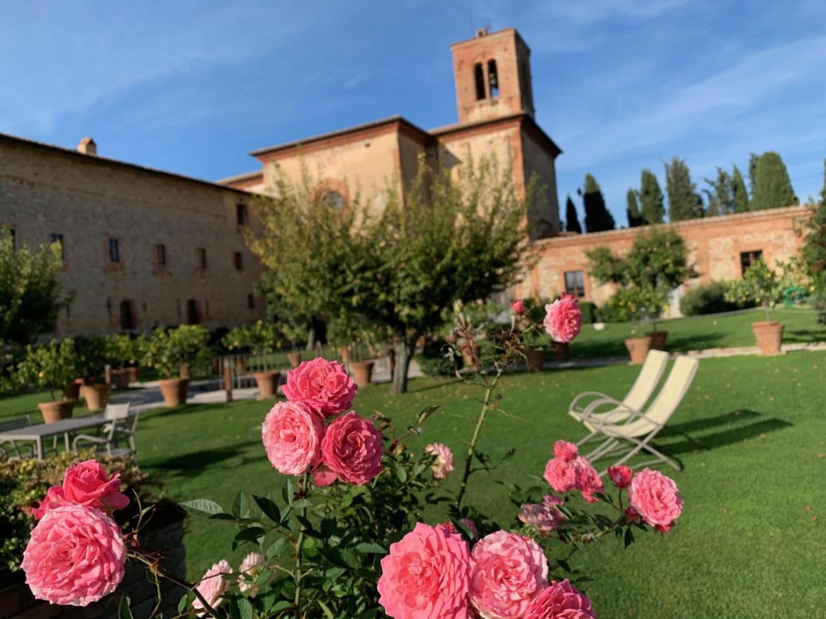 Monastero Sant'Anna In Camprena Villa Пиенца Екстериор снимка