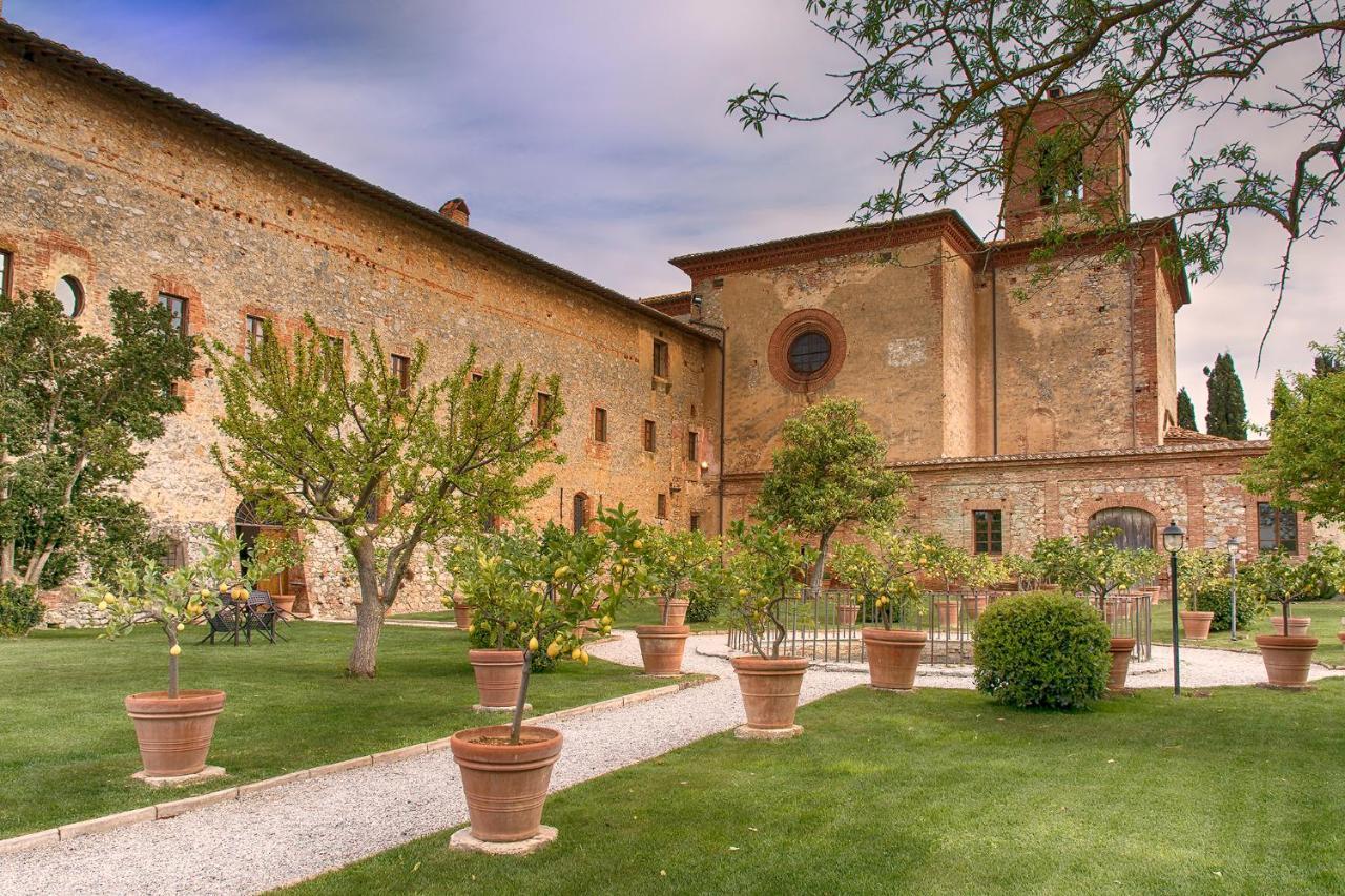 Monastero Sant'Anna In Camprena Villa Пиенца Екстериор снимка