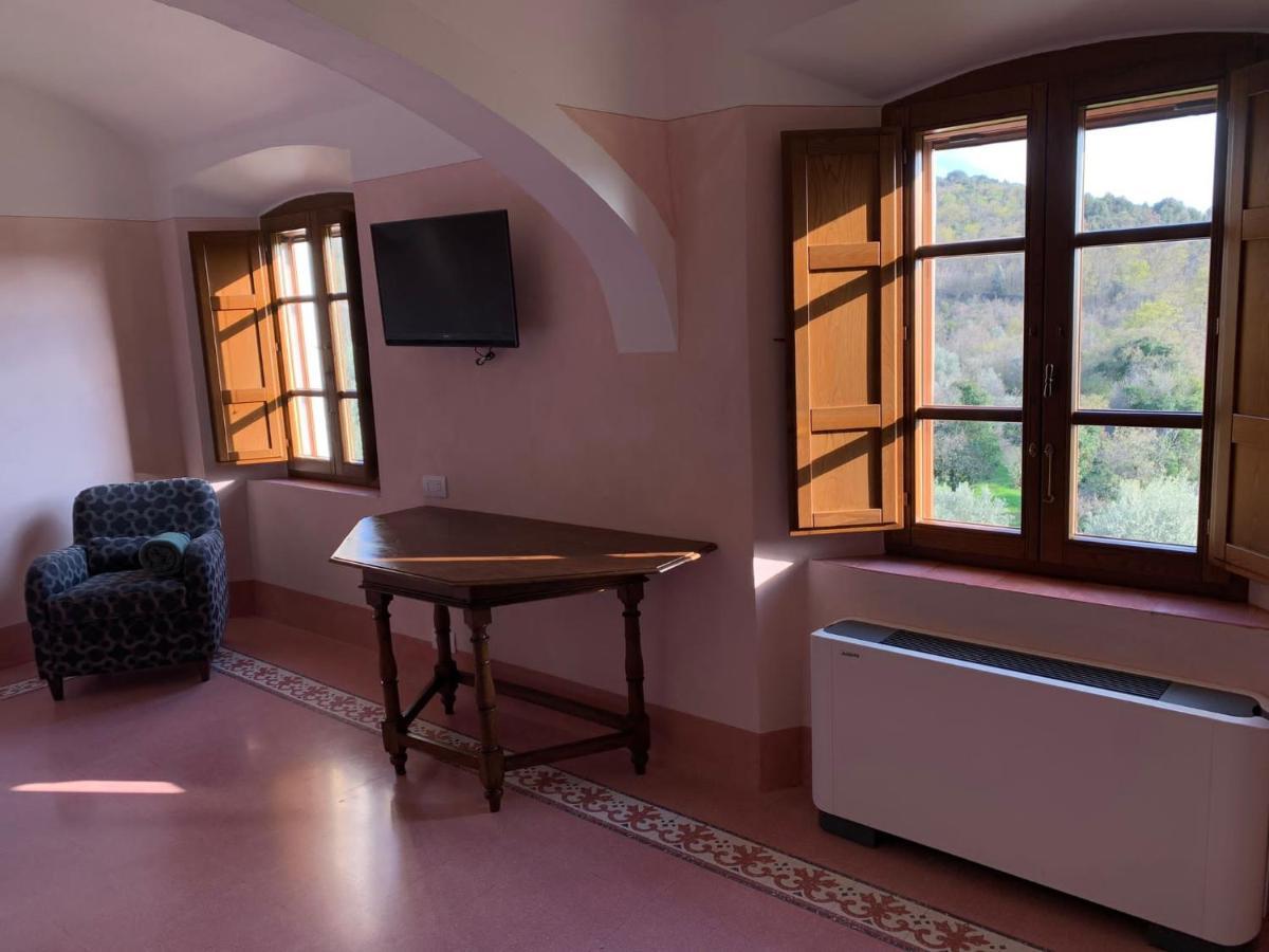 Monastero Sant'Anna In Camprena Villa Пиенца Екстериор снимка