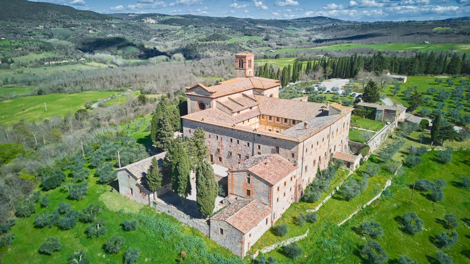 Monastero Sant'Anna In Camprena Villa Пиенца Екстериор снимка