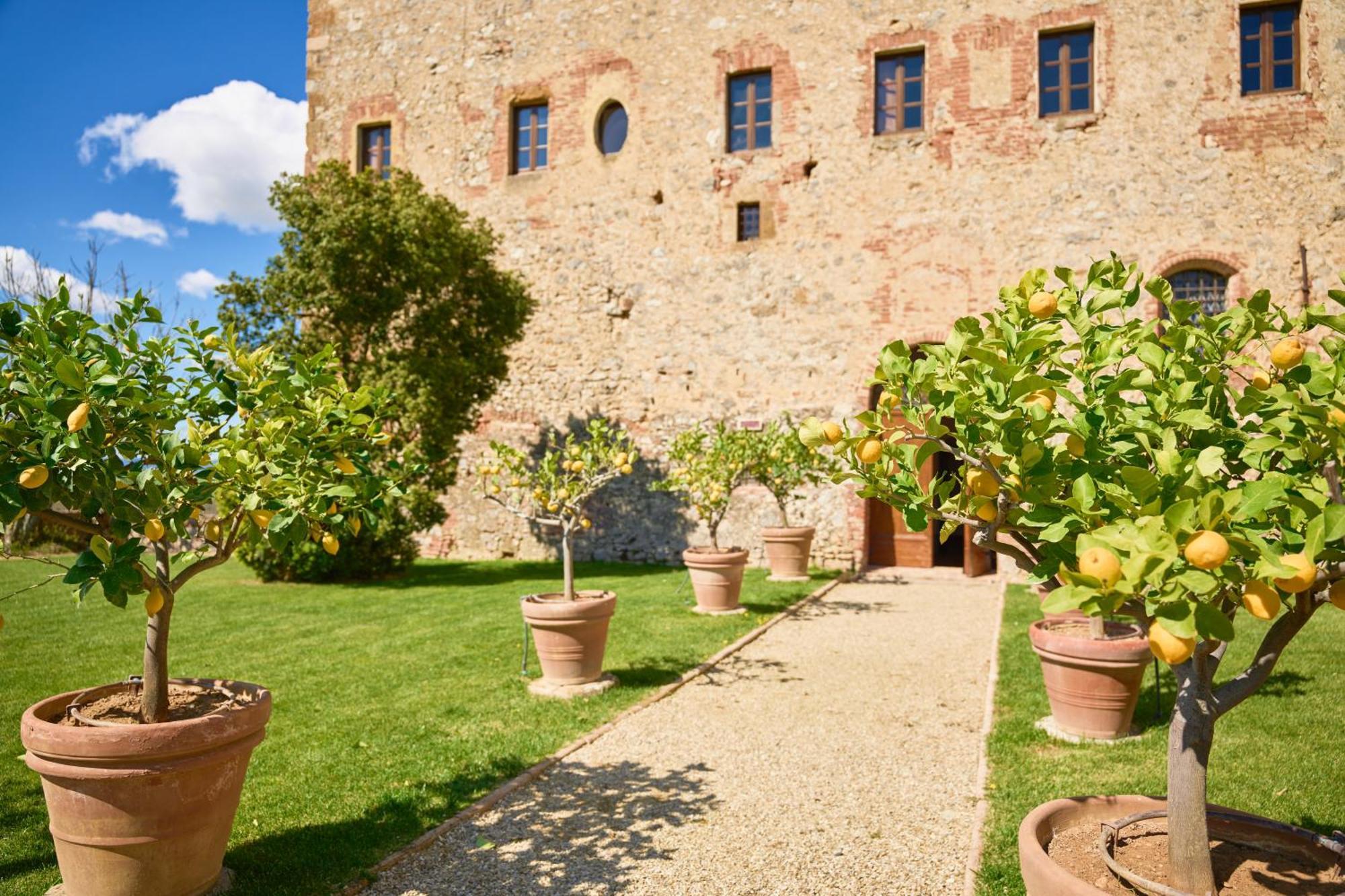 Monastero Sant'Anna In Camprena Villa Пиенца Екстериор снимка